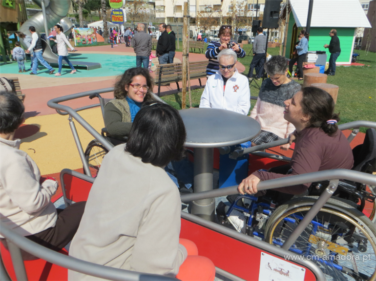 Equipamentos para crianças com mobilidade reduzida